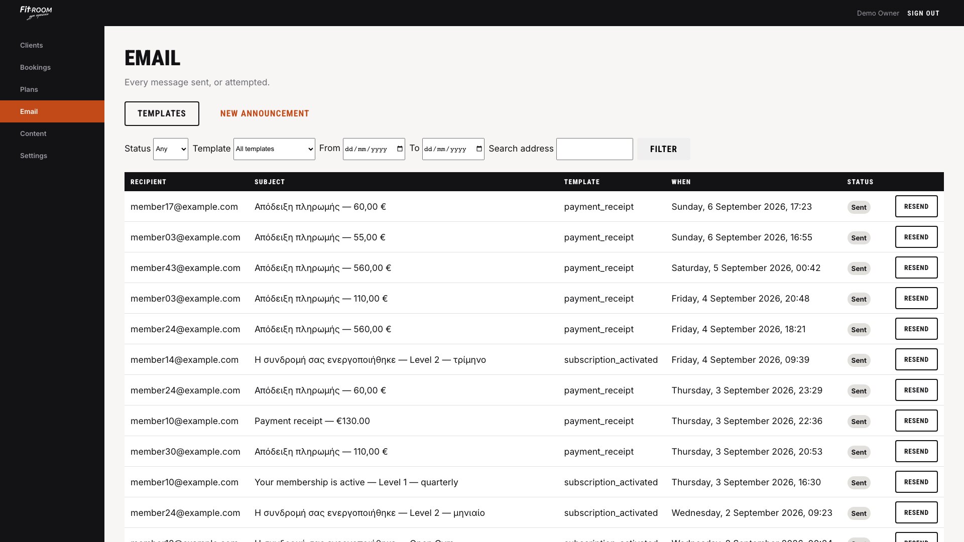 The email log listing recipient, subject, template and delivery status, with Greek and English subjects side by side
